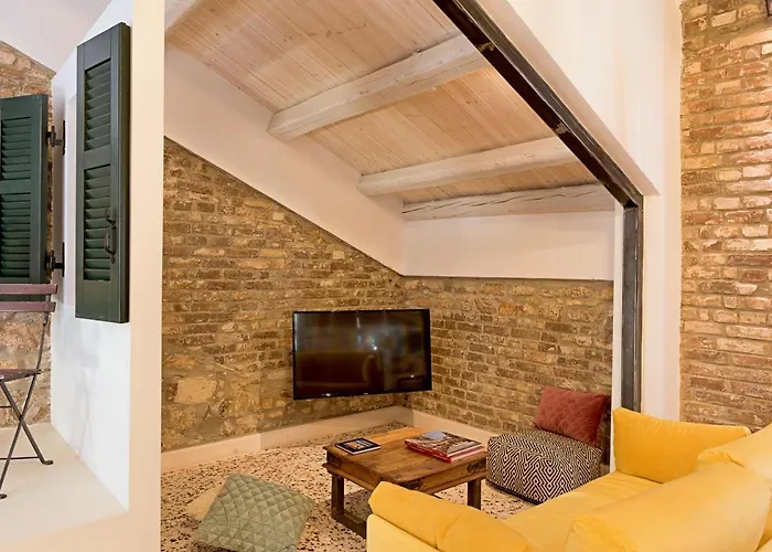 Agion Apostolon Loft!